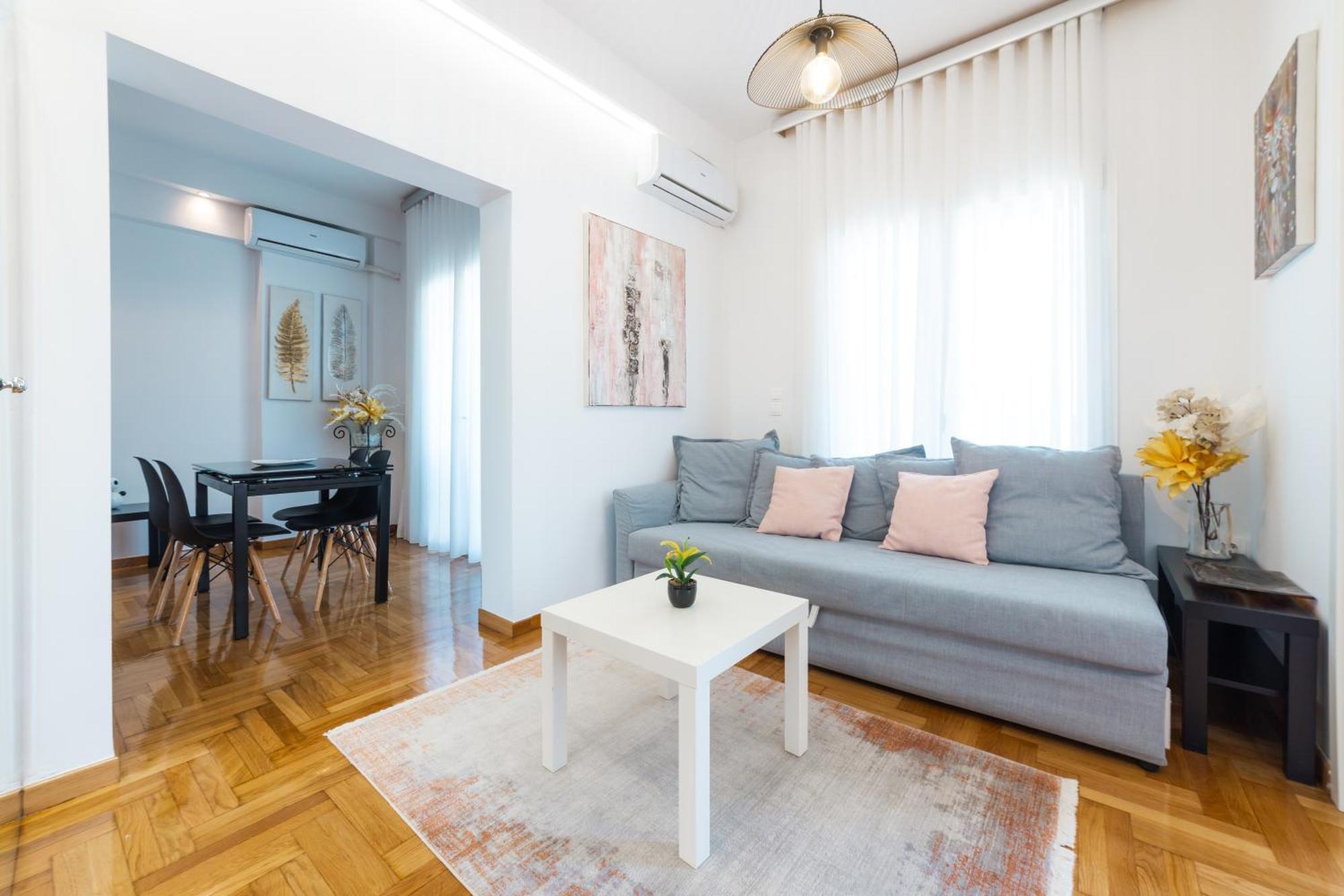 Apartment In Glyfada Center Атина Екстериор снимка