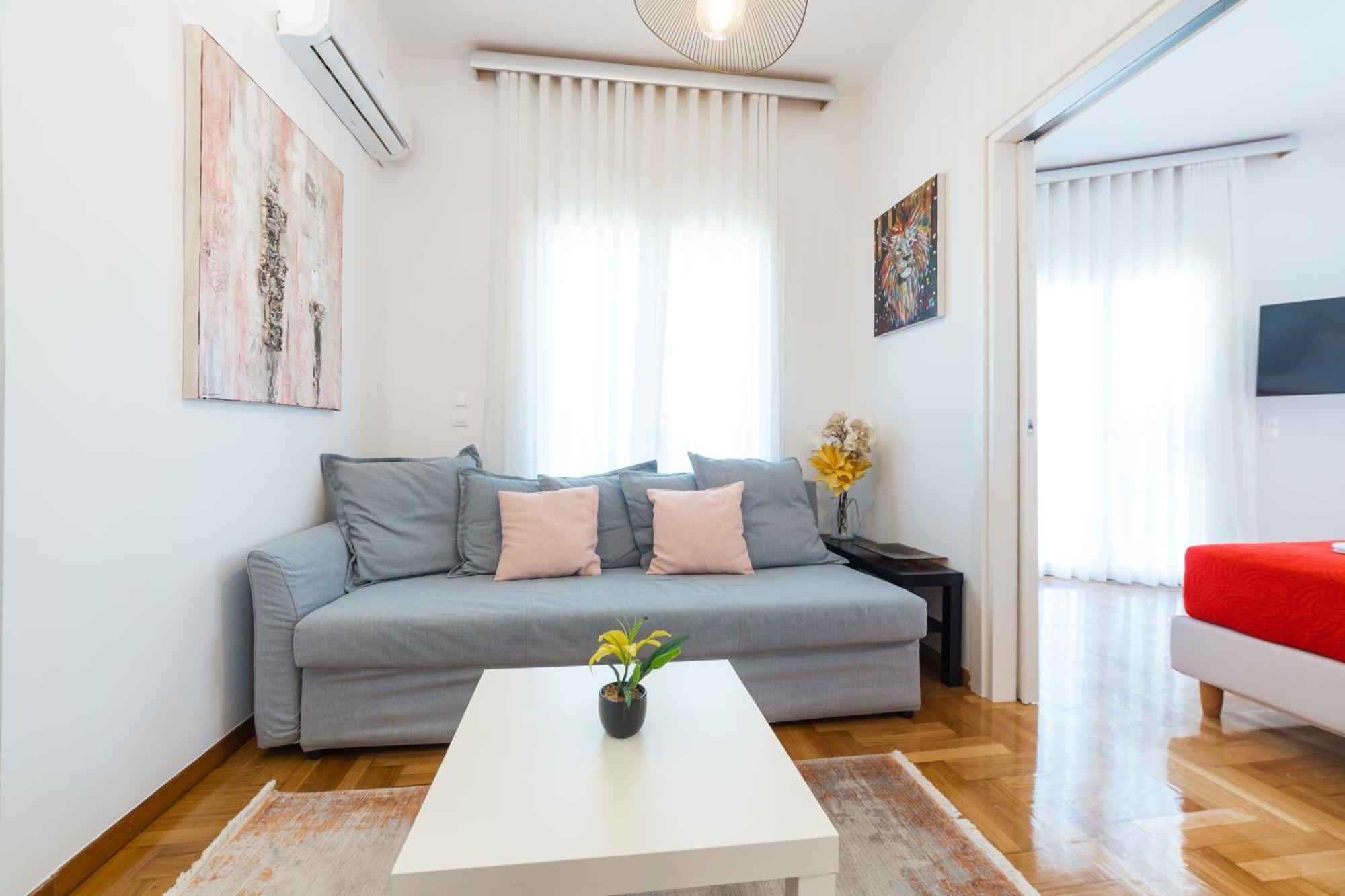 Apartment In Glyfada Center Атина Екстериор снимка