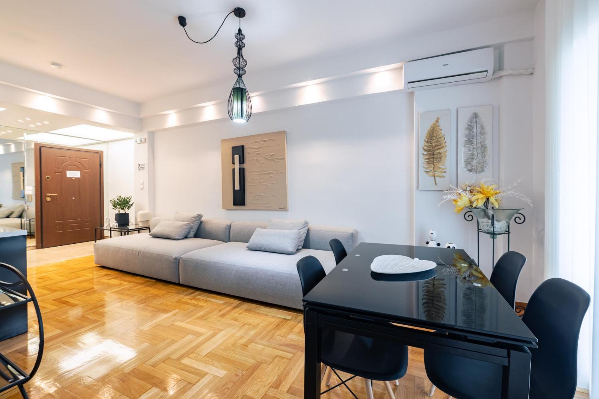 Apartment In Glyfada Center Атина Екстериор снимка