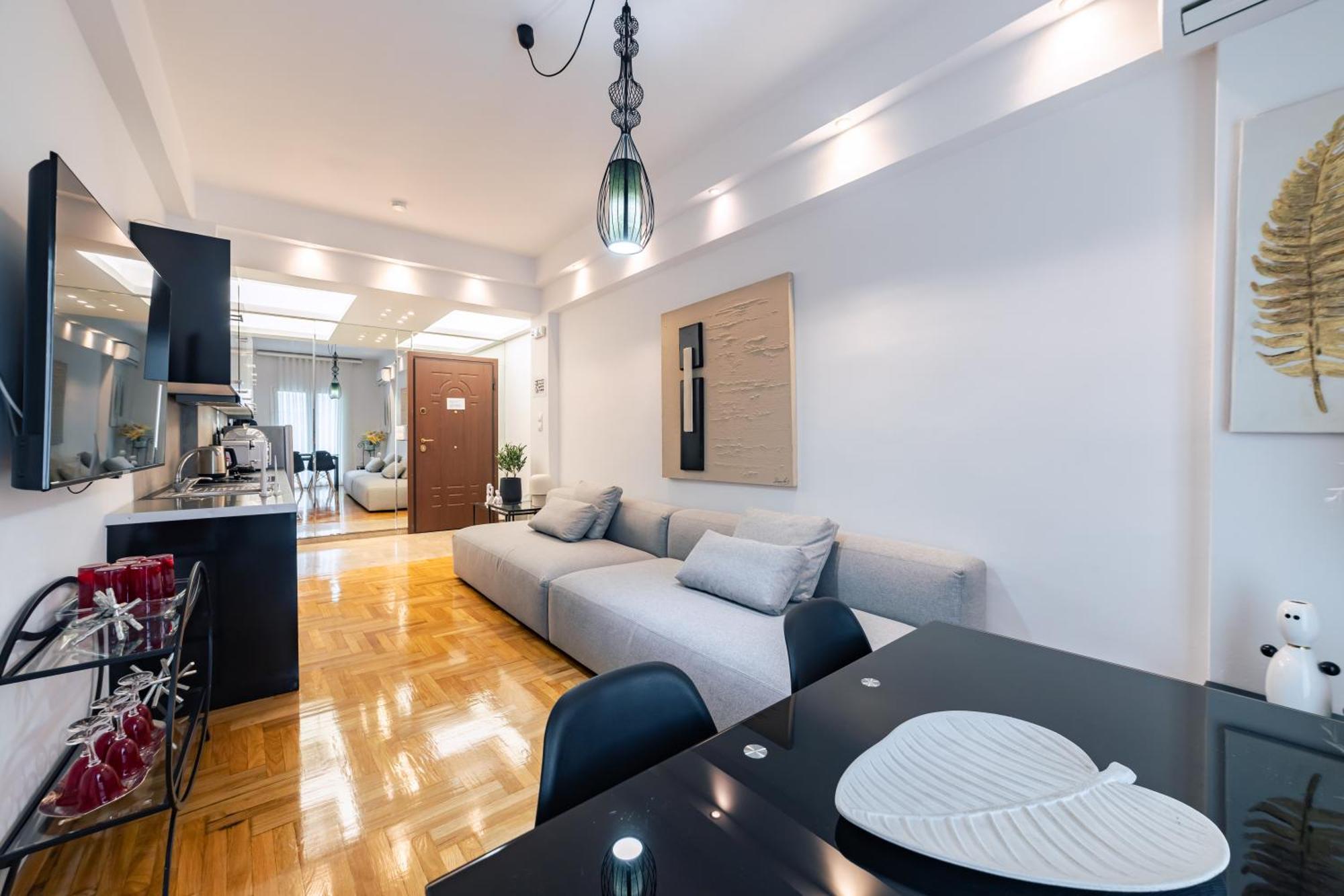 Apartment In Glyfada Center Атина Екстериор снимка
